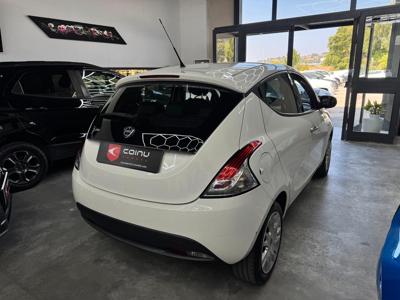 Lancia Ypsilon 1.2 69 CV 5 porte Gold