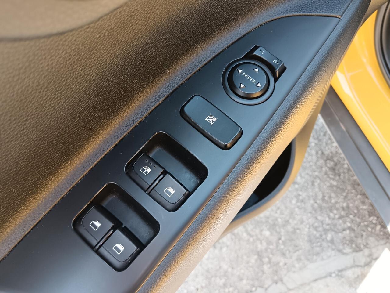 Kia Stonic 1.2 DPI 84CV RETROCAMERA CARPLAY