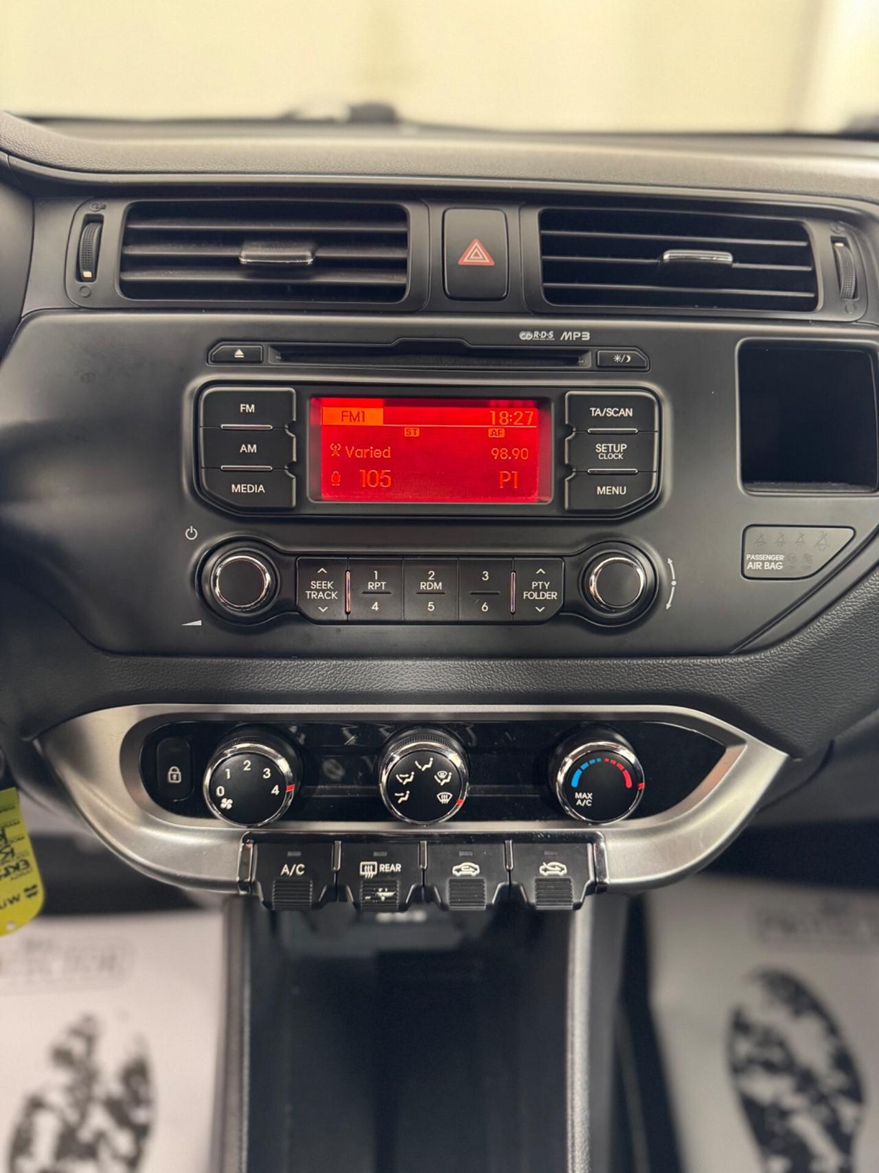 Kia Rio 1.2 CVVT 5p. * NEOPATENTATI* * REGALO SPECIALE DA AUTOWEB *