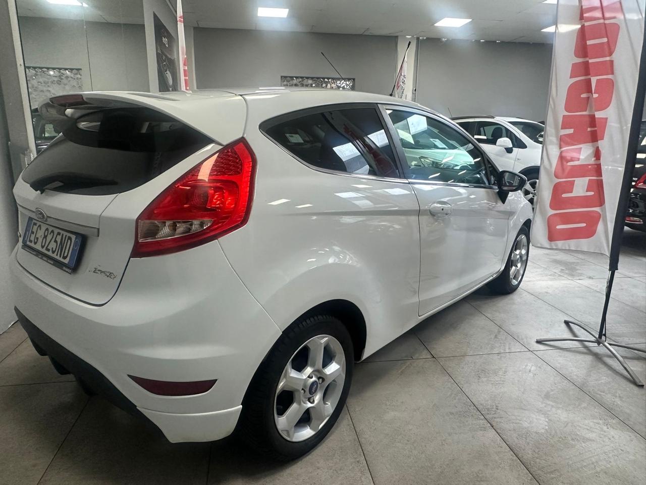 Ford Fiesta 1.4 TDCi 70CV 3P. Titanium OK Neopatentati