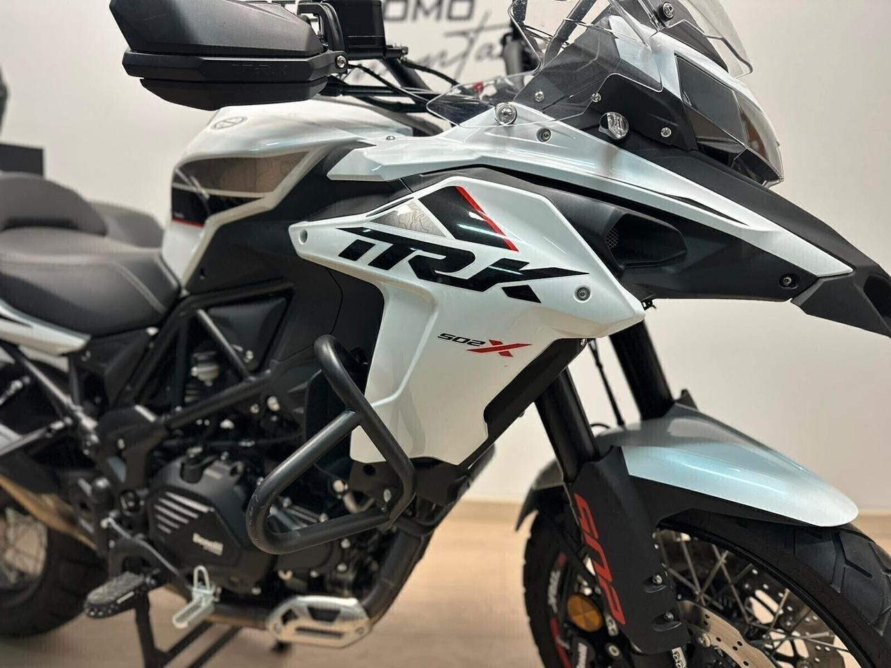 BENELLI TRK 502 X TRK502X + SET 3 VALIGE 2024