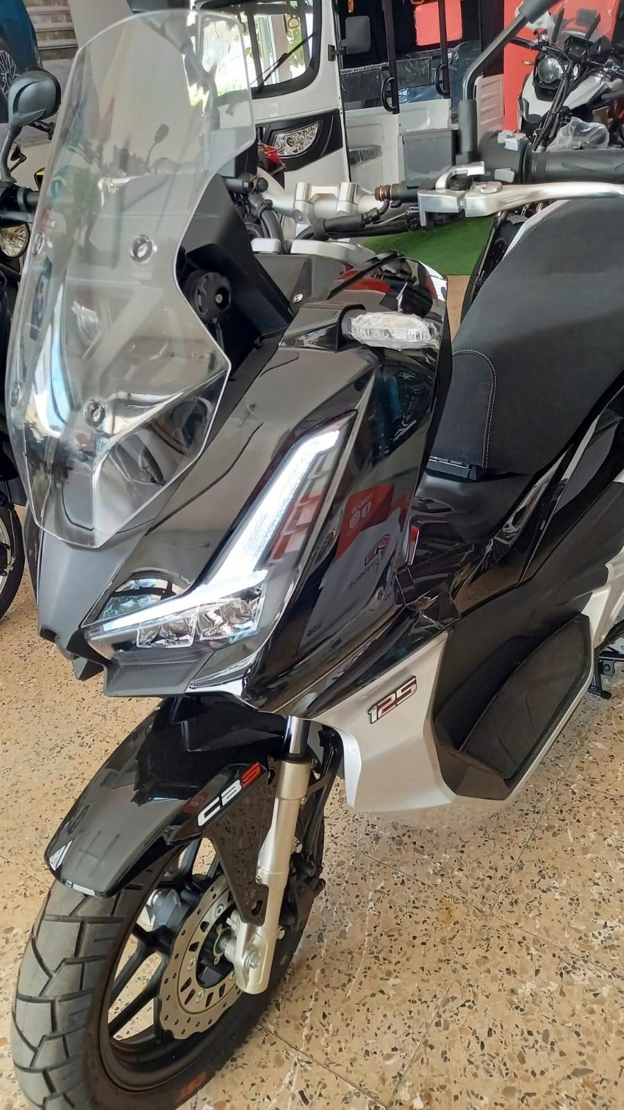 SCOOTER TNT MOTOR XCO 125CC NERO METAL STRUMENTAZIONE TFT E5