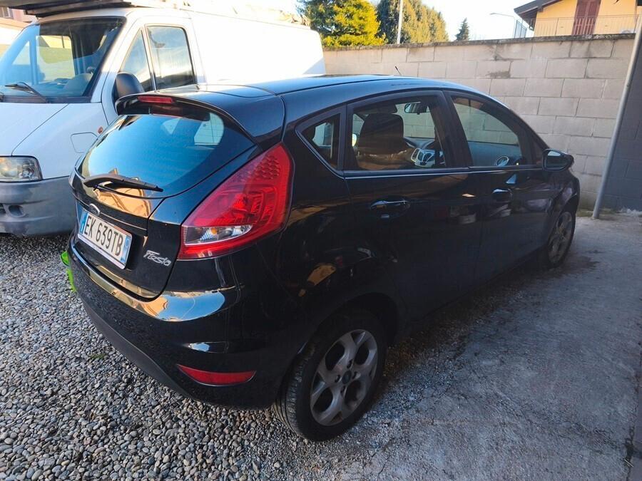 Ford Fiesta 1.4 TDCi 70CV 5 porte Titanium