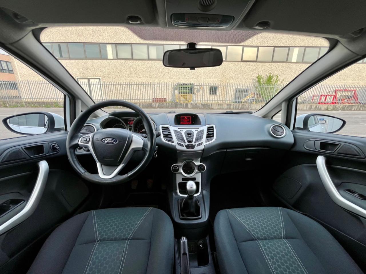 Ford Fiesta 1.2benz 2009 113.000km perfetta per neopatentati