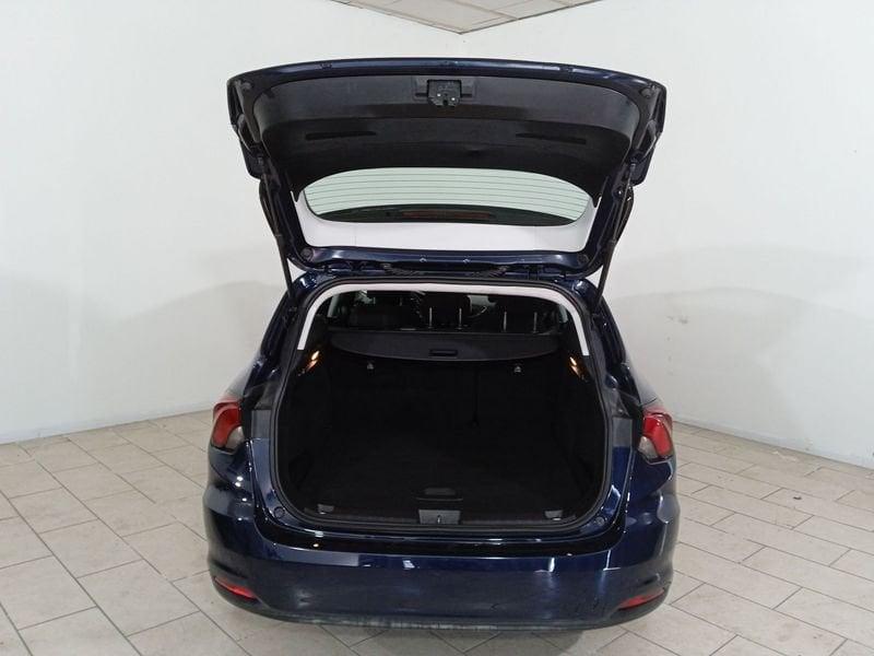 FIAT Tipo (2015-->) 1.6 Mjt S&S SW Lounge