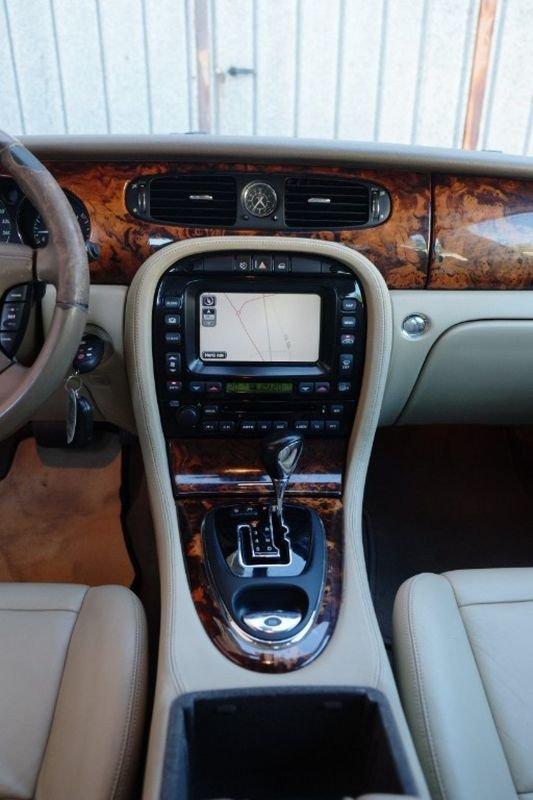 Jaguar XJ 2.7 D V6 cat Executive