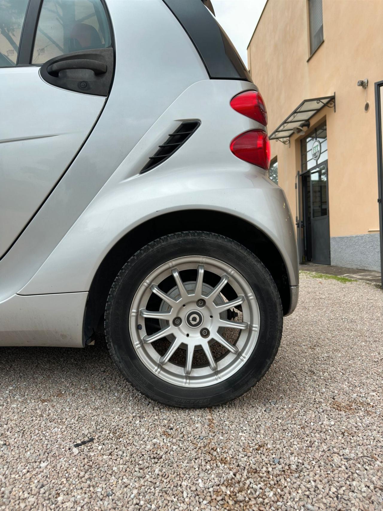 Smart ForTwo 1000 52 kW MHD coupé pure