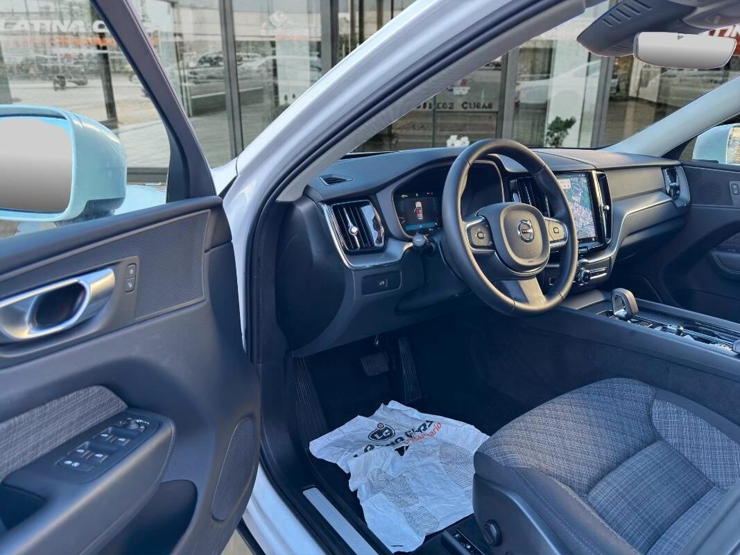 Volvo XC60 2.0 b4 Core auto Con TELECAMERA & VIRTUAL COCKPIT