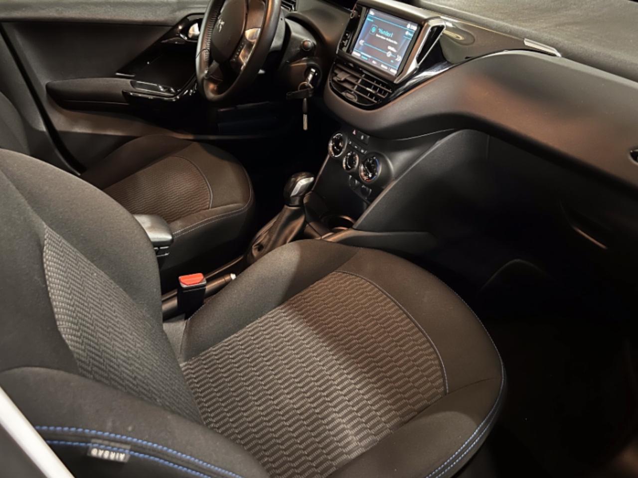 Peugeot 208 PureTech 82 Stop&Start 5 porte Signature Ok Neopatentati Perfetta