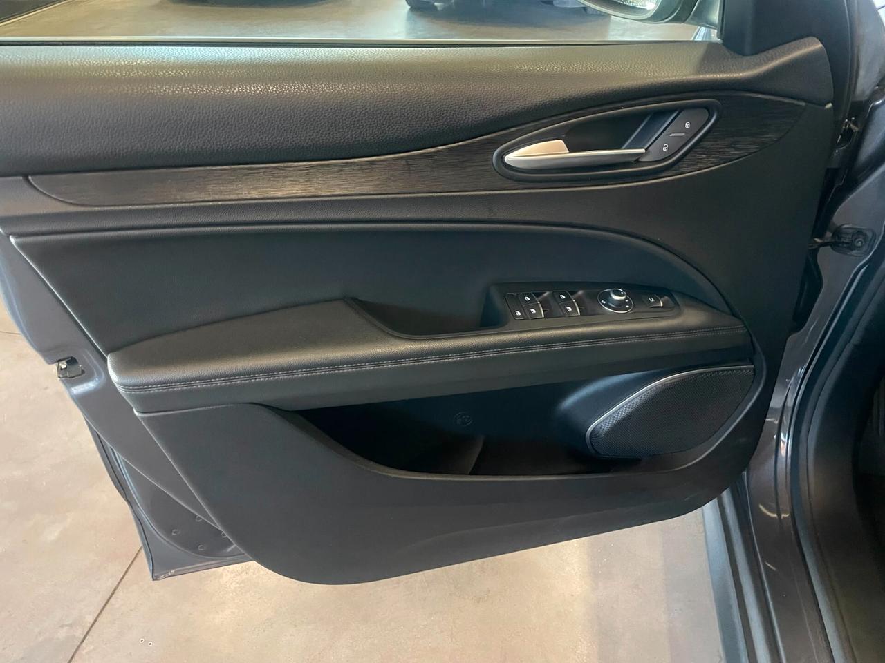 Alfa Romeo Stelvio 2.2 Turbodiesel 160 CV AT8 RWD Business