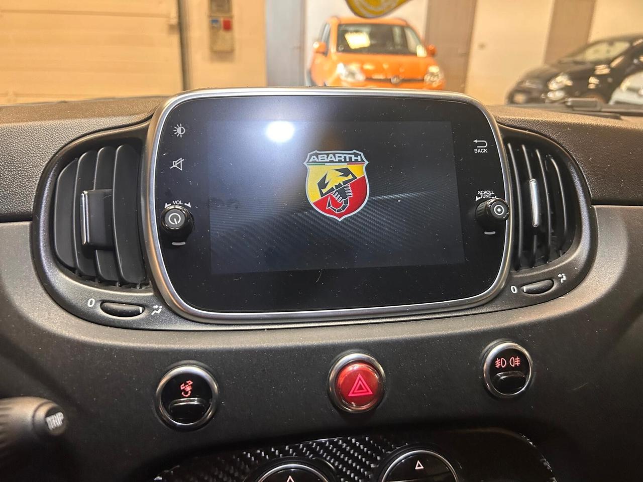 Abarth 695 1.4 Turbo T-Jet 180 CV Esseesse