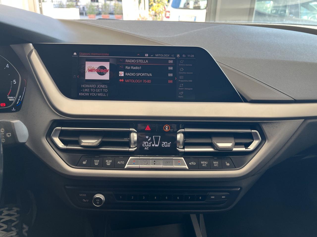 Bmw 116 116d 5p. Business Advantage