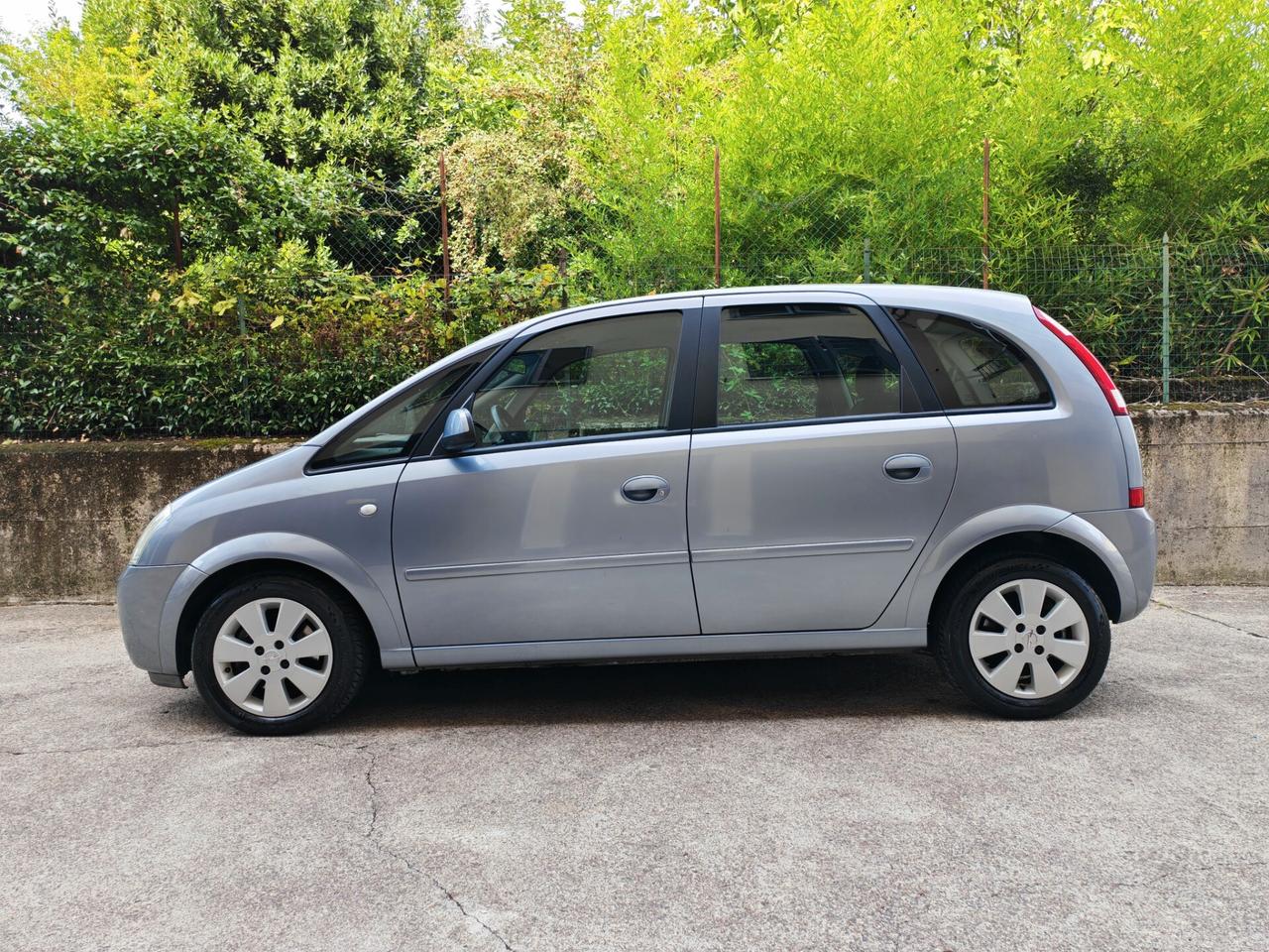 Opel Meriva 1.6 BENZINA 100cv COSMO / Neop.