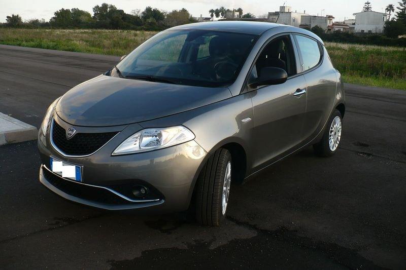 Lancia Ypsilon Ypsilon 1.2 69 CV 5 porte Silver
