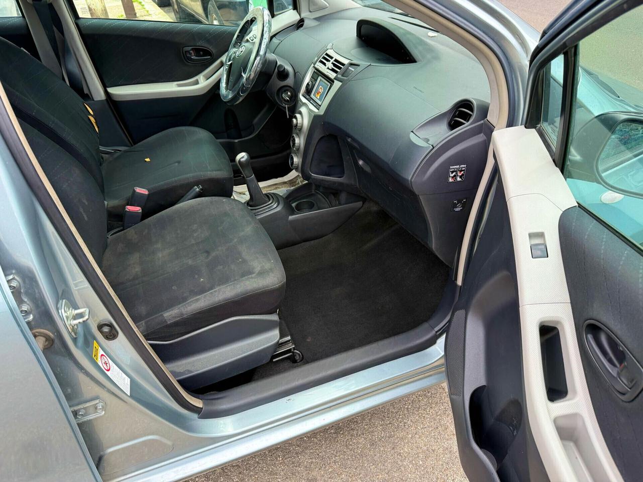 Toyota Yaris 1.0 5 porte