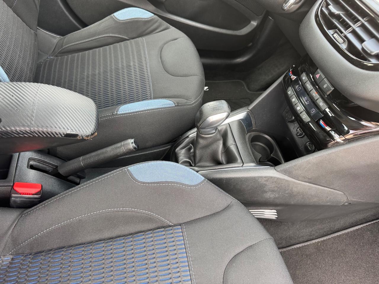 Peugeot 208 1.4 e-HDi 92 CV 5 porte neopatentati