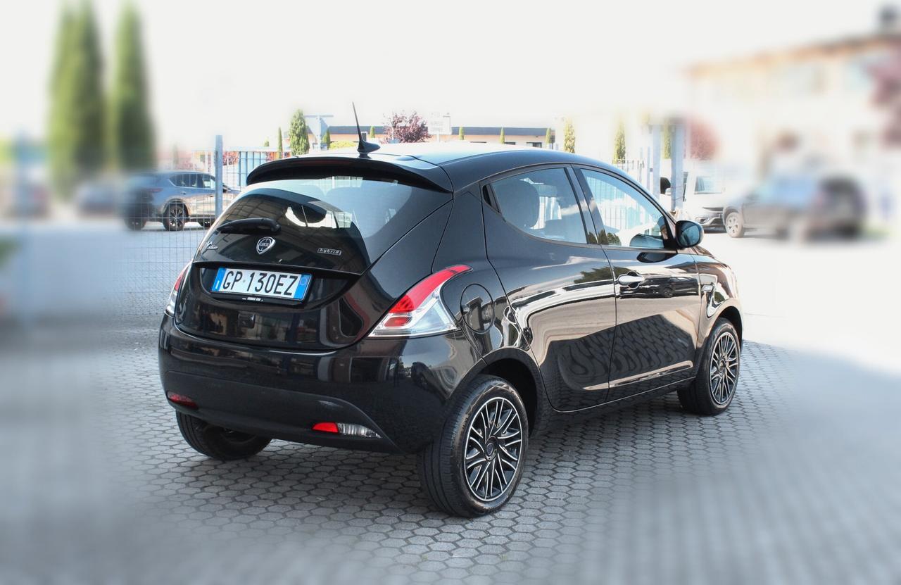 Lancia Ypsilon 1.0 FireFly 5 porte S&S Hybrid Gold Plus-OK NEOPATENTATI