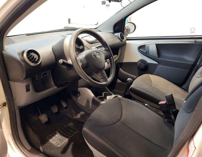 Toyota Aygo Aygo 1.0 12V VVT-i 3 porte Now Connect