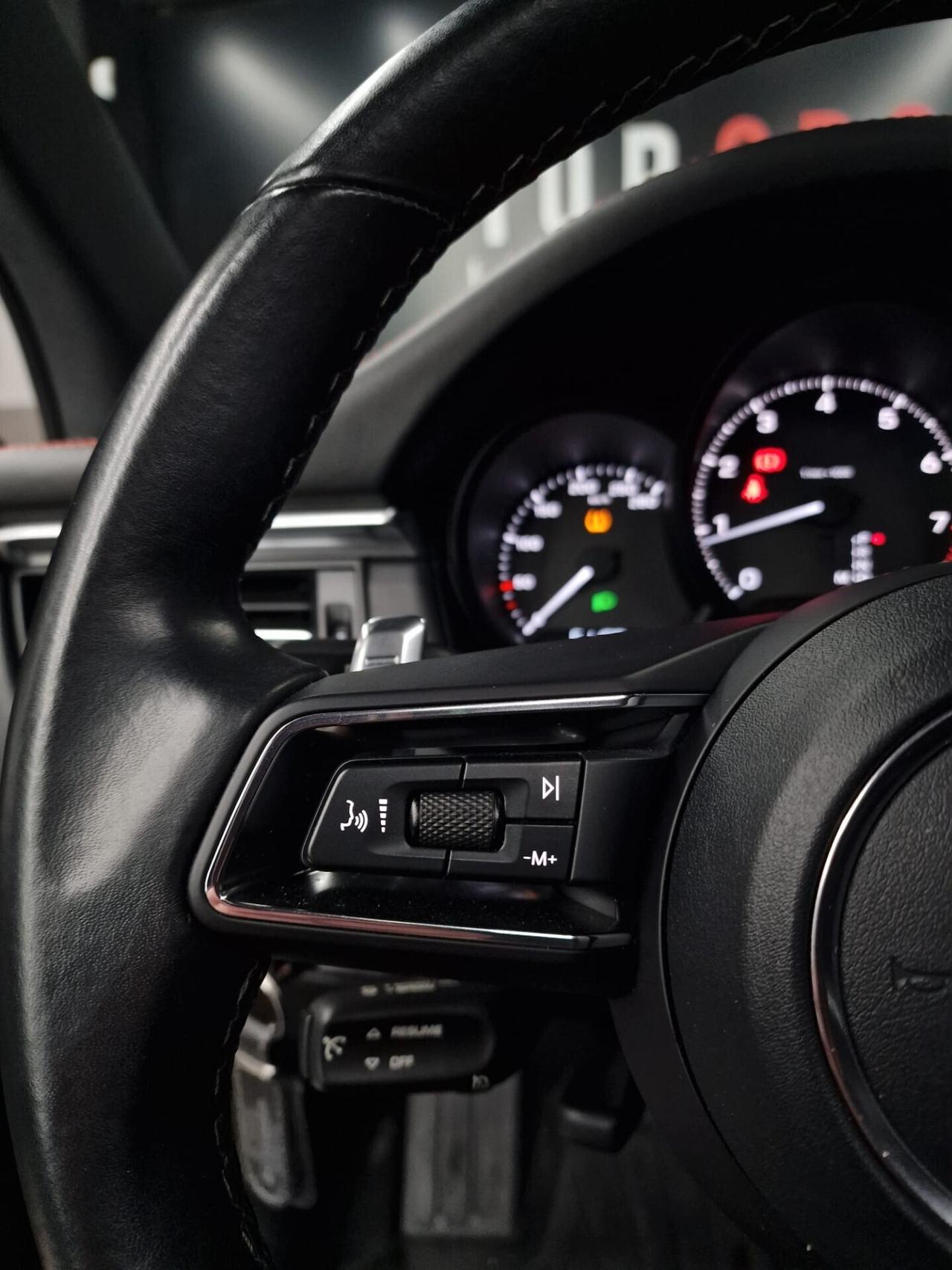 Porsche Macan 2.0 265CV Tetto Apribile