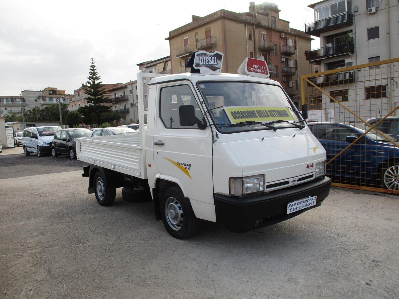 NISSAN TRADE CASSONE FISSO MOLTO BELLO