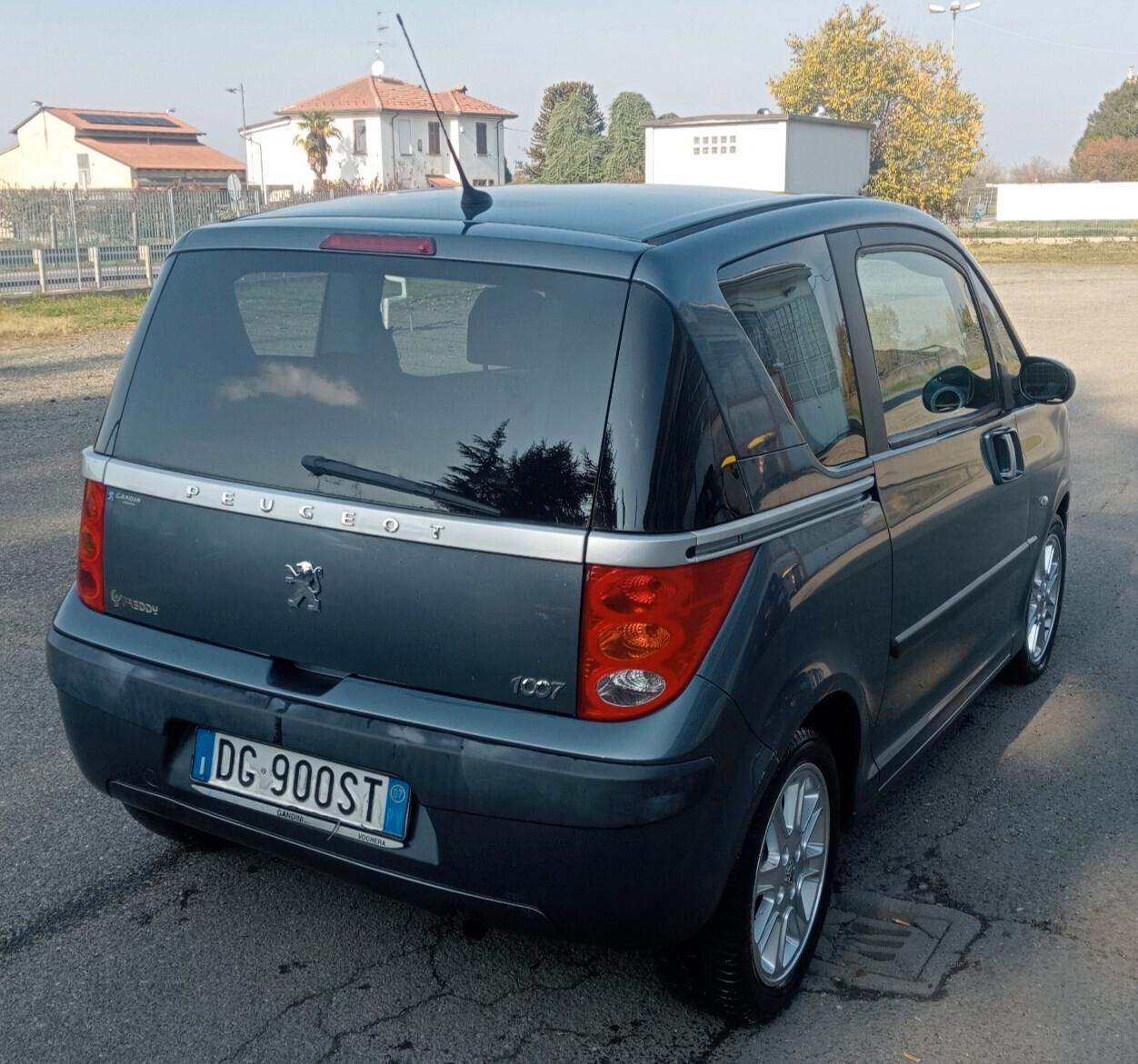 Peugeot 1007 1.4 Happy