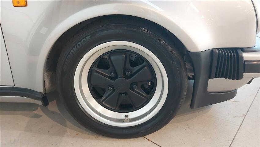Porsche 911 Carrera 3.2 Cabriolet Turbo Look Orginal Europea!!!!!