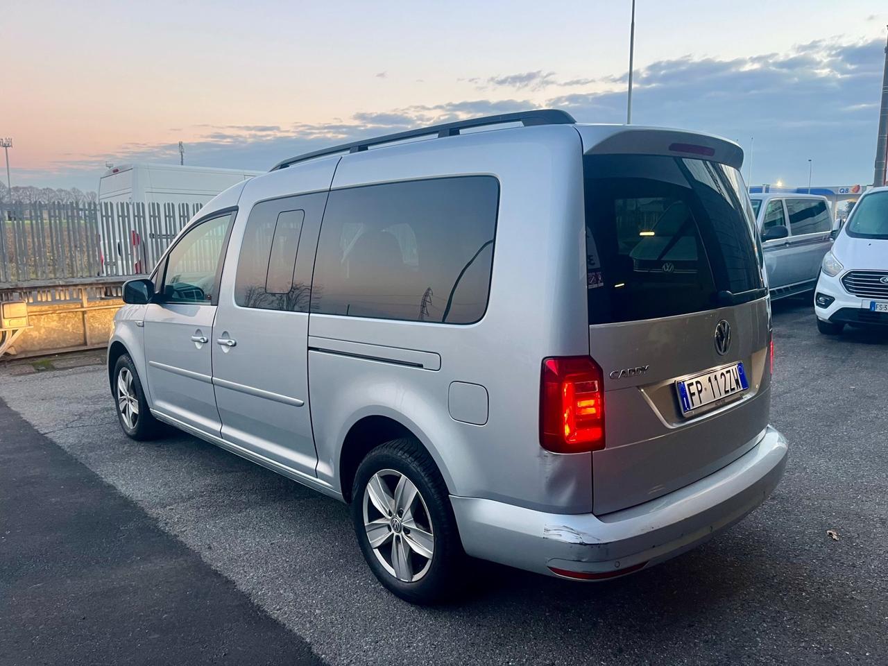Volkswagen Caddy 2.0 TDI DSG Maxi 7 POSTI BlueM