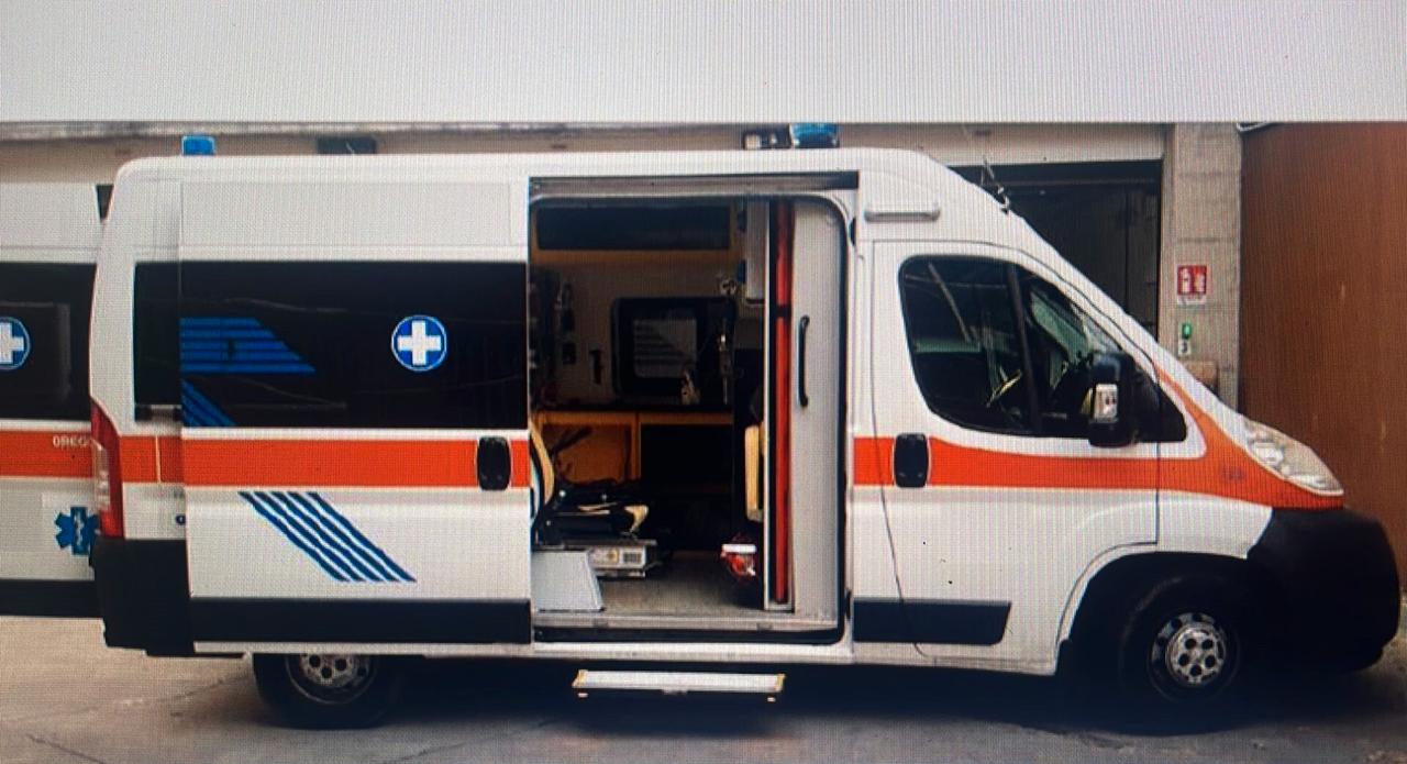 AMBULANZA PEUGEOT BOXER MOTORE NUOVO