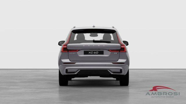 VOLVO XC60 B5 AWD Mild hybrid Benzina Plus Dark