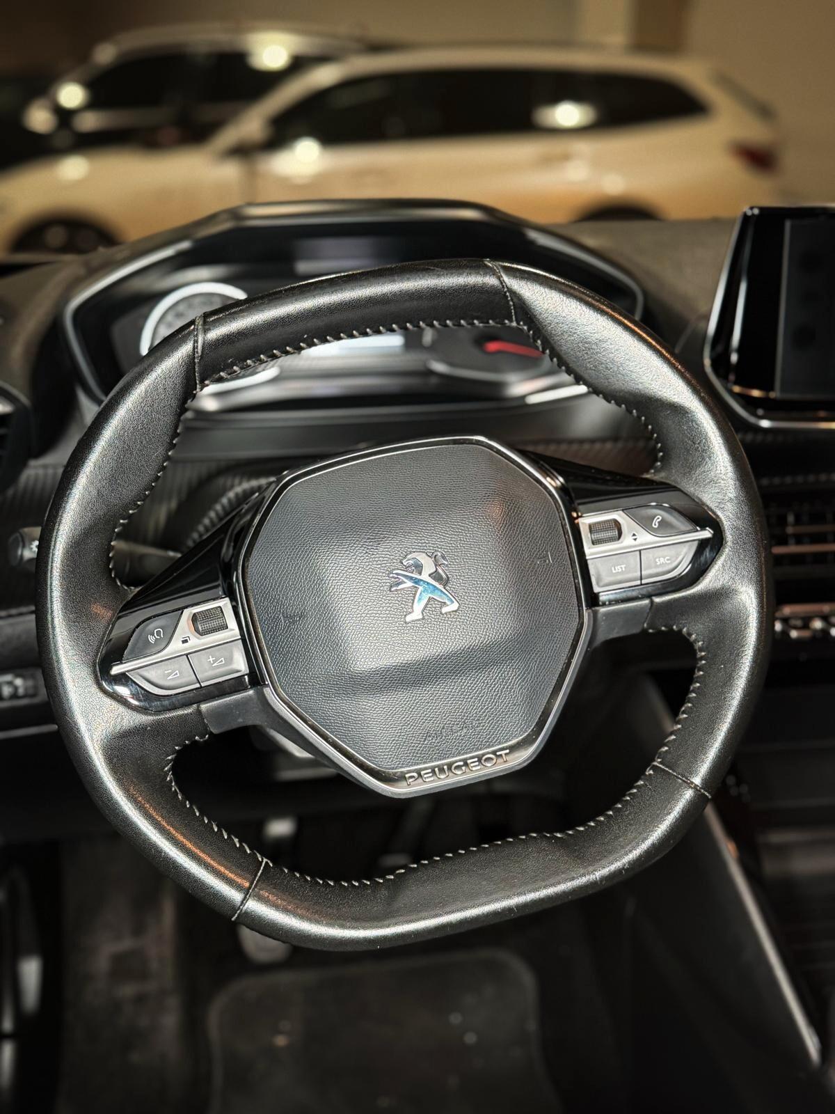 Peugeot 2008 PureTech 130 S&S EAT8 Allure