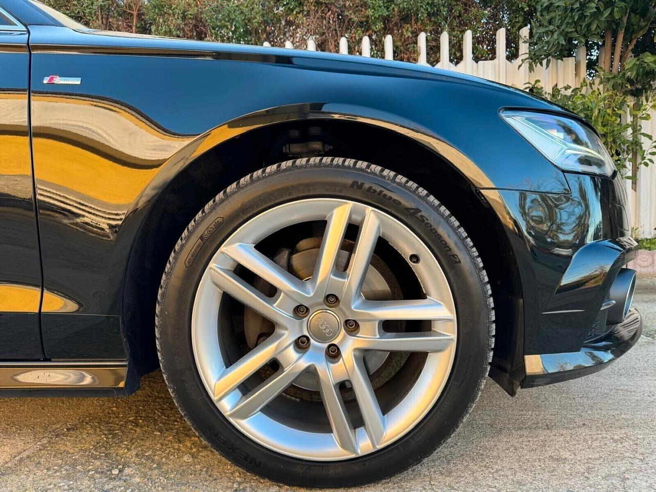 Audi A6 *S-LINE* 2.0TDI 190CV*MATRIX/R19*