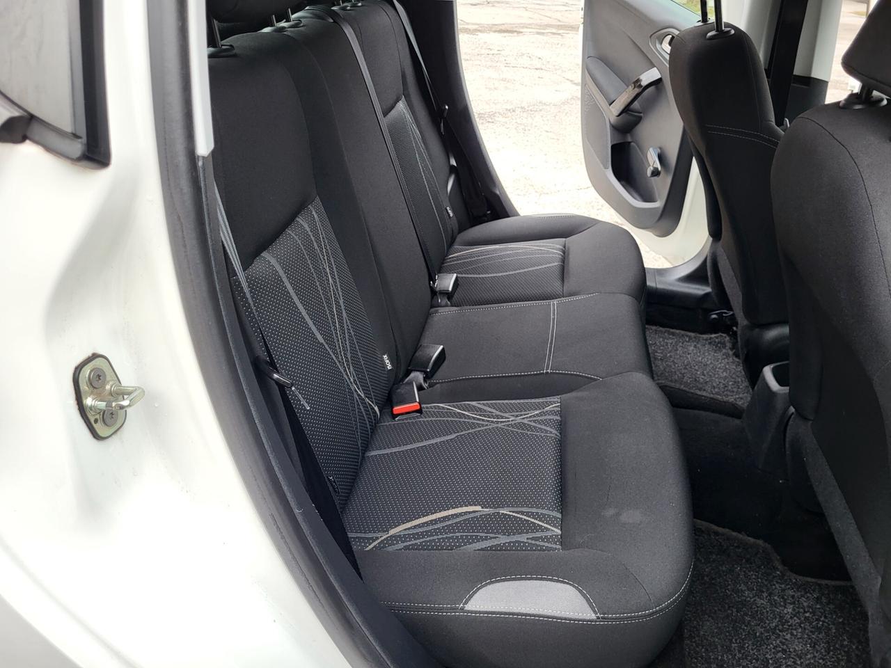 PEUGEOT 208 1,4 HDI-UNICO PROPRIETAR-4 REVISIONI