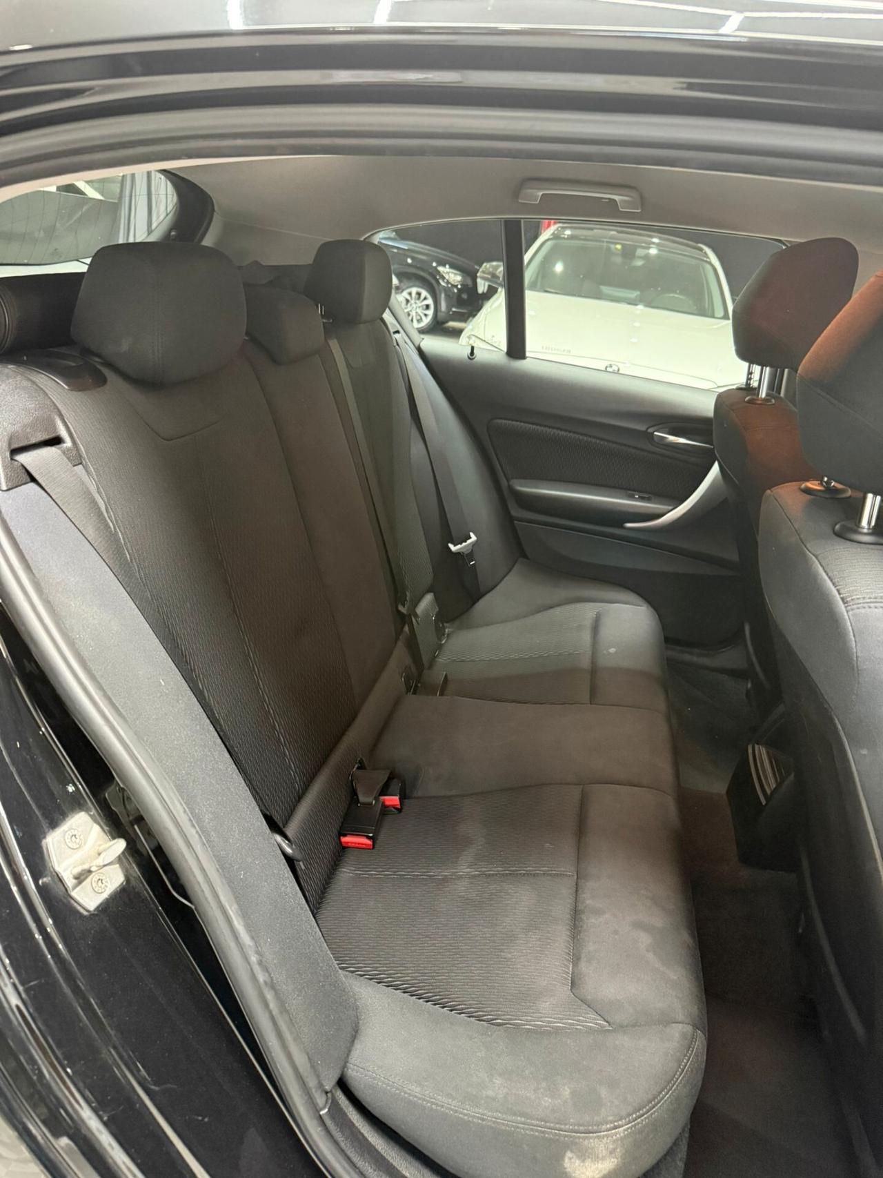 Bmw 114 114d 5p. Unique