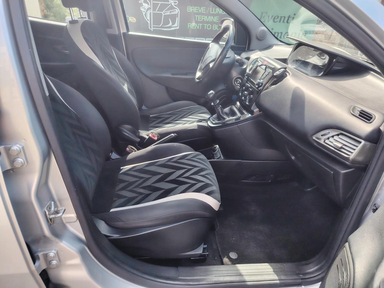 Lancia Ypsilon 1.2 69 CV 5 porte Gold