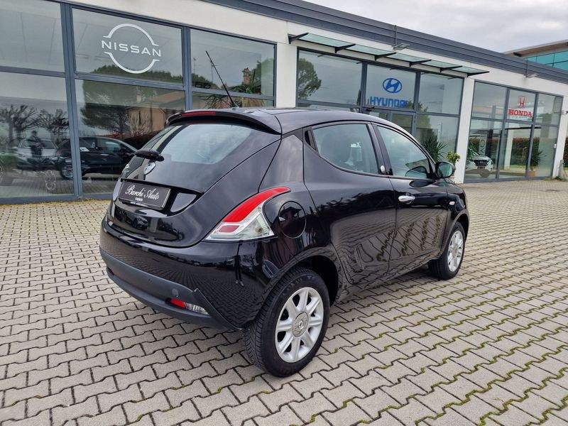 Lancia Ypsilon Ypsilon 0.9 Twinair 85 CV 5 porte Metano Ecochic Silver