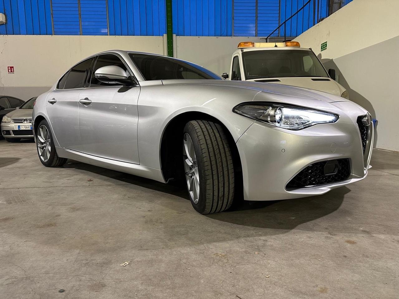 Alfa Romeo Giulia 2.2 Turbodiesel 190 CV AT8 3000 KM