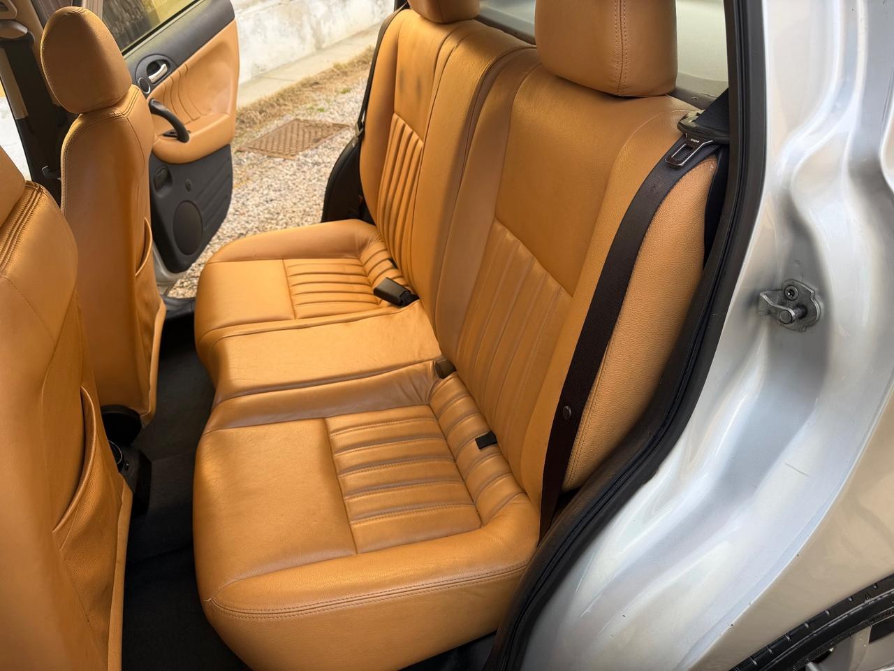 Alfa Romeo 147 1.9 JTD M-JET 16V 5 porte Black Line