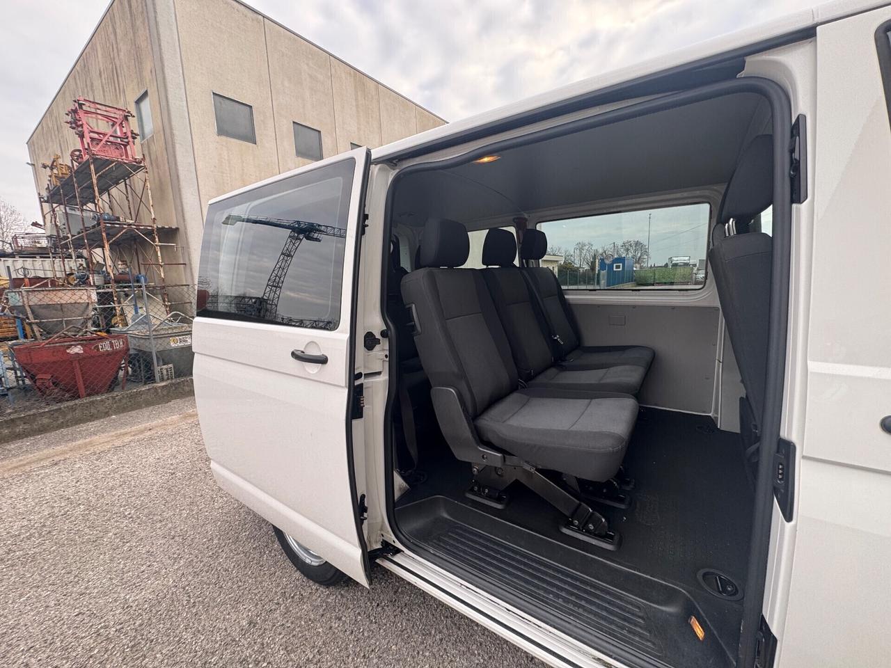Volkswagen Transporter 2.0 TDI 9 posti