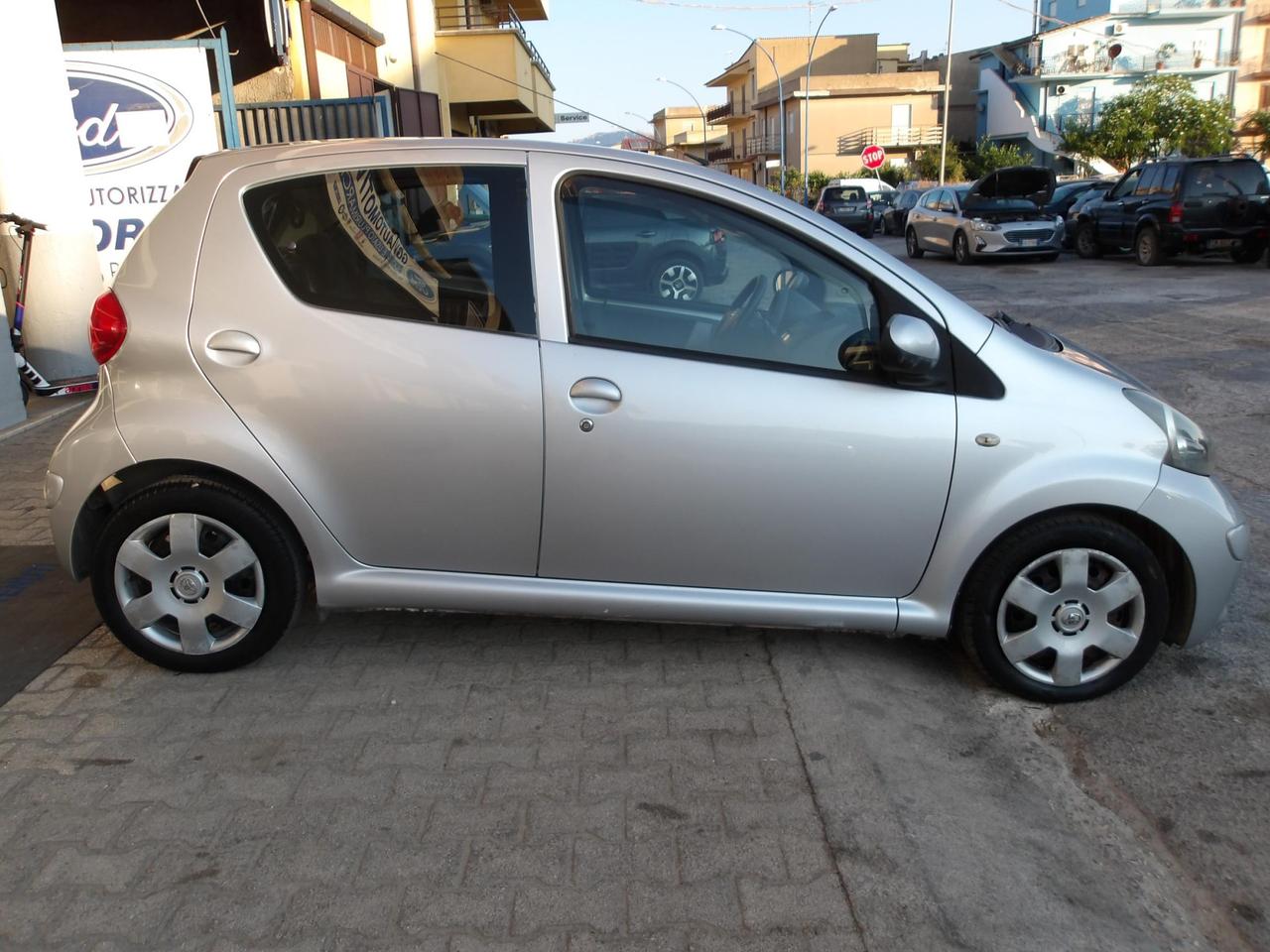 TOYOTA AYGO 5p 1.4d Sol
