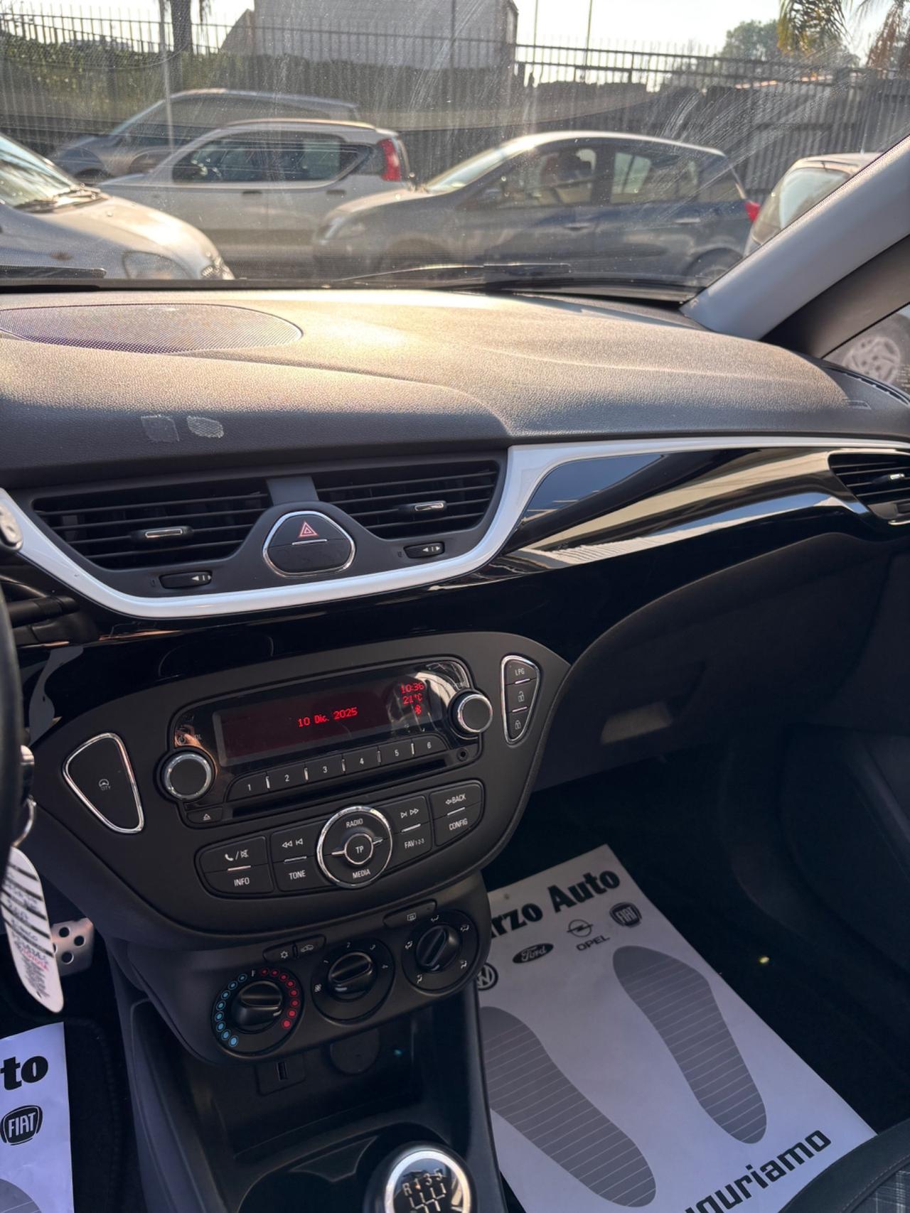 Opel Corsa 1.4 90CV GPL Tech 5 porte b-Color