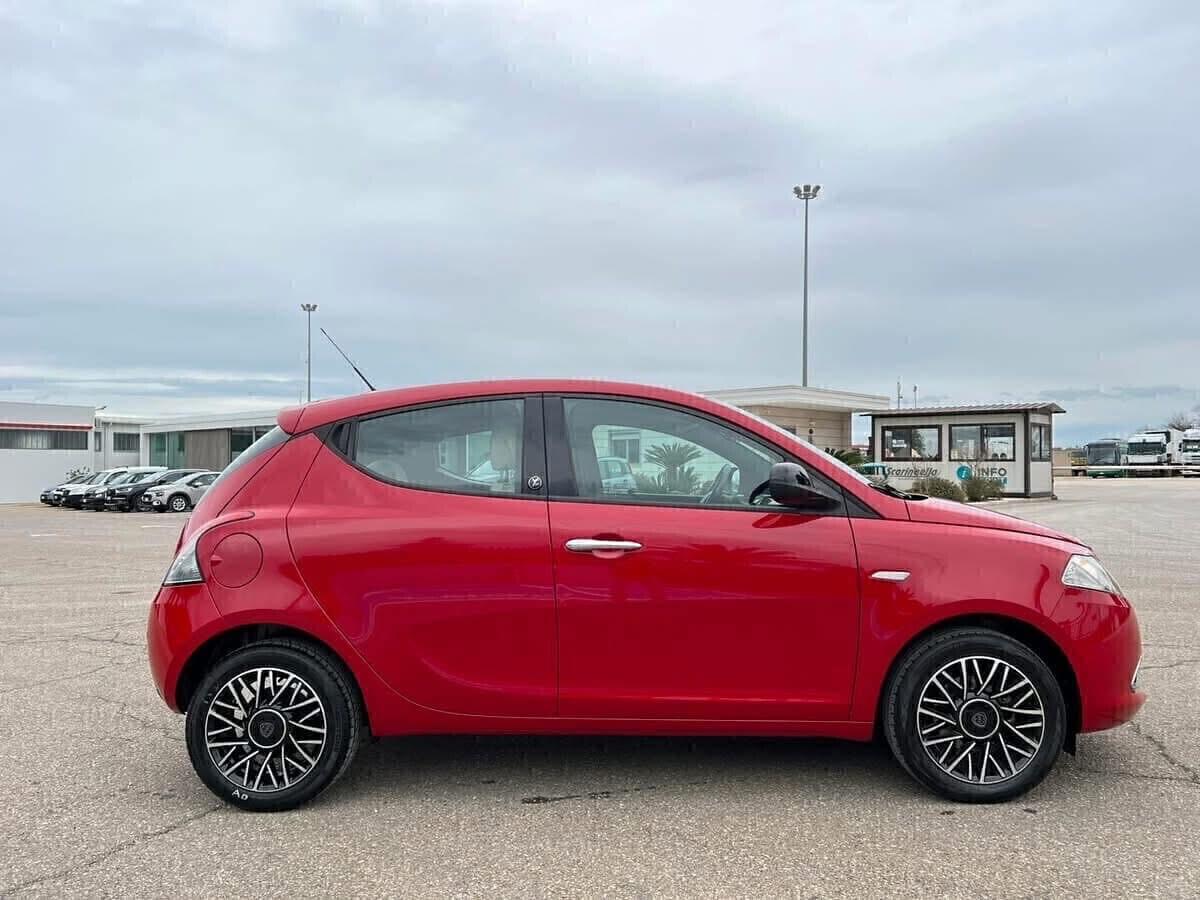 Lancia Ypsilon 1.2 69 CV 5p. 30th Anniversary