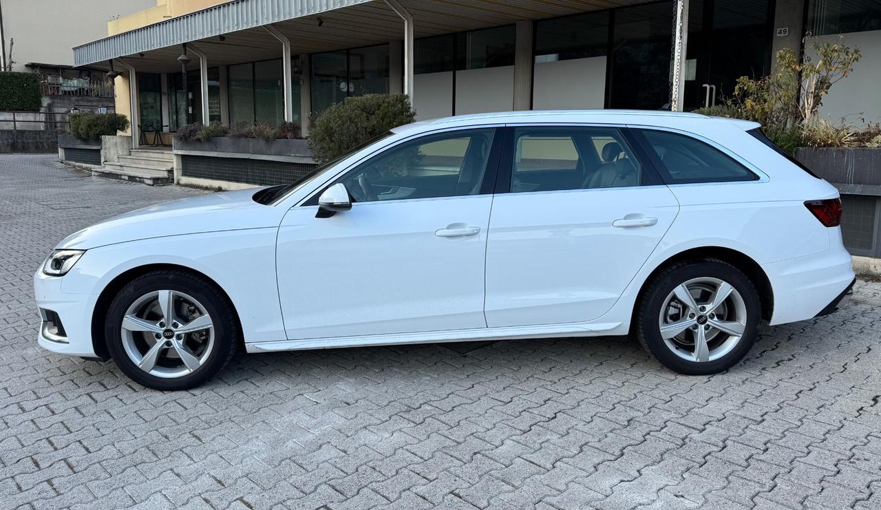 Audi A4 Avant TDI S tronic line edition