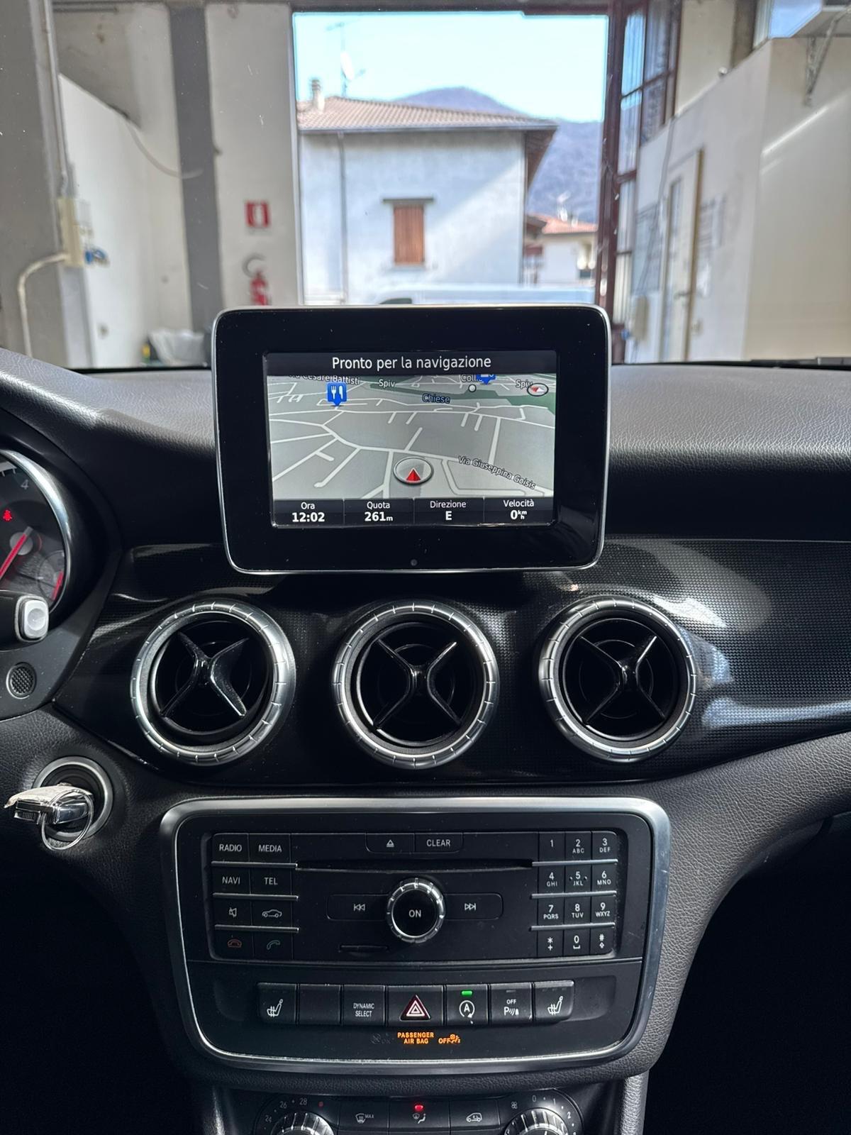 Mercedes-benz CLA 200 d Premium