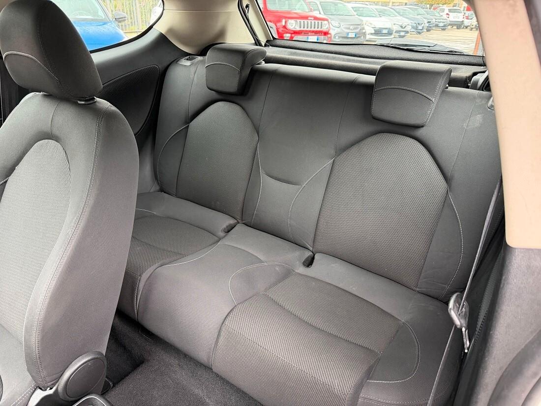 Alfa Romeo MiTo 1.3 JTDm-2 95 CV S&S Distinctive