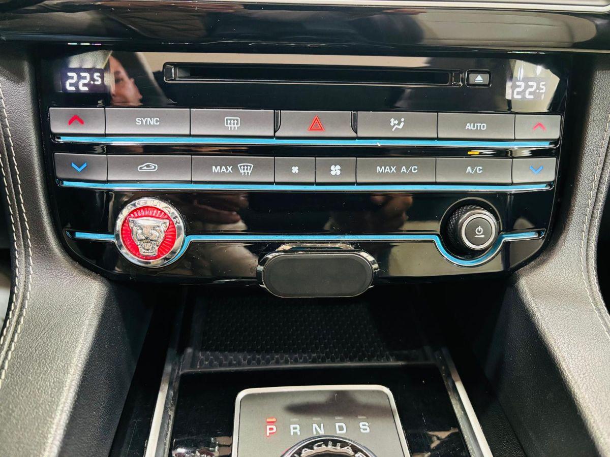 JAGUAR F-Pace 3.0d V6 300 CV AWD aut. First Ed.
