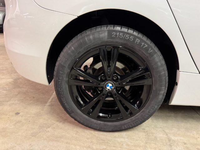 BMW 220 i Active Tourer Advantage