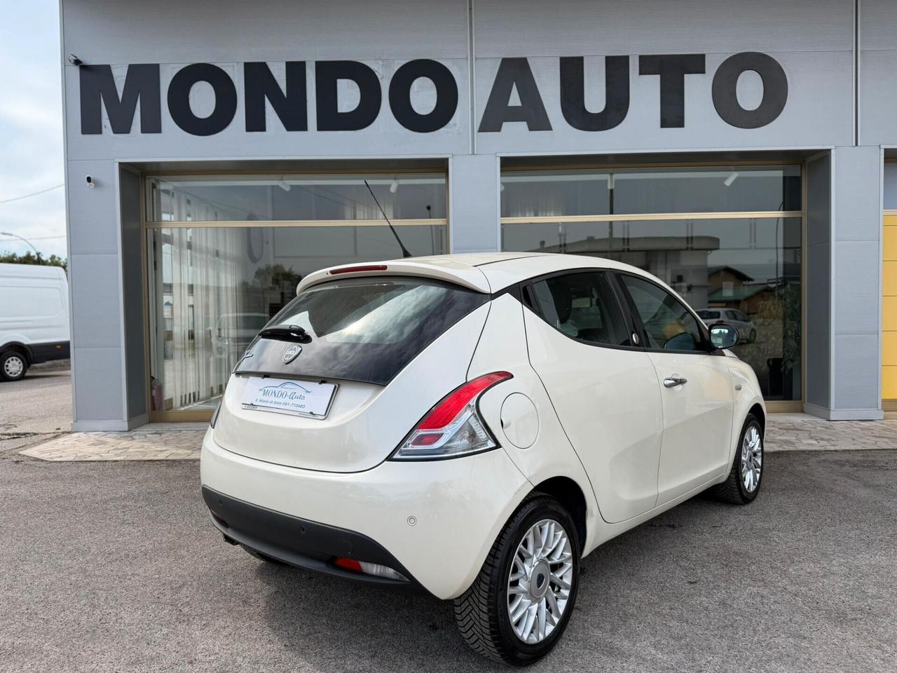 Lancia Ypsilon 1.2 69 CV 5p. GPL Ecochic Gold 2013 NEOPATENTATI