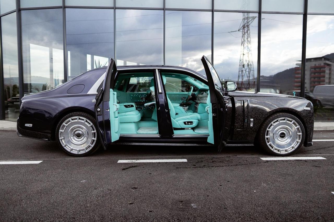 Rolls Royce Phantom 6.7 EWB