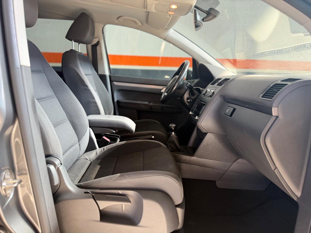 Volkswagen Touran 1.6 TDI Trendline NEOPATENTATI