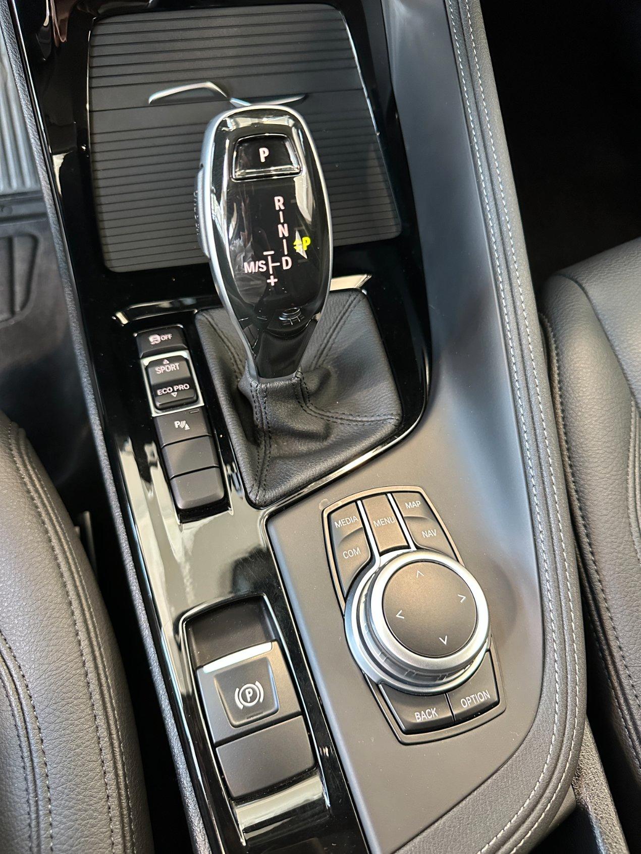 BMW X2 sdrive18d Business X Auto - LED-18"-Navi PRO - IVA